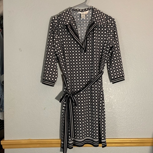 Max Studio Dresses & Skirts - Max Studio Patterned Dress
